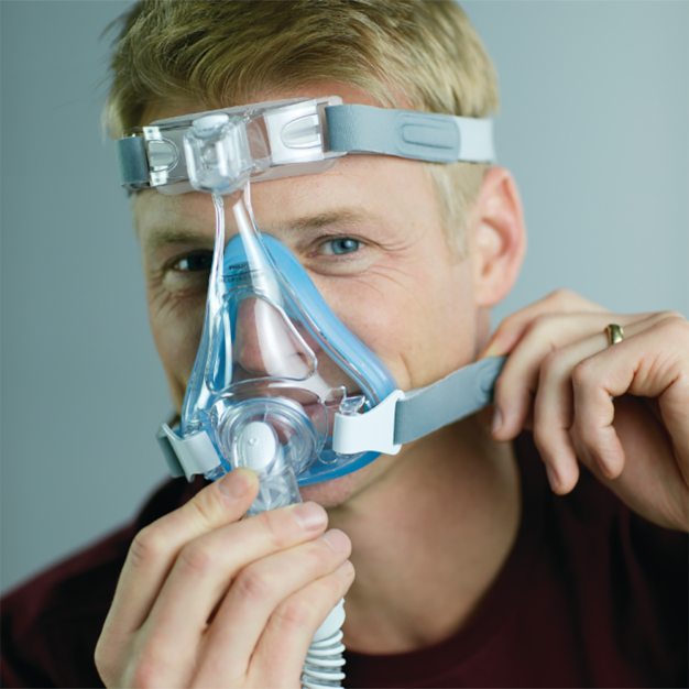 Philips Respironics Amara Gel CPAP Full Face Maske getragen seitliche Aufnahme